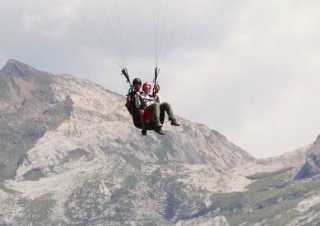  上萨瓦省滑翔伞 